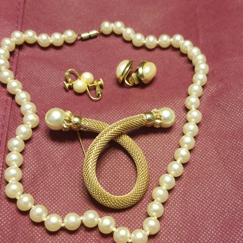 Faux Pearl Collection Pm 717